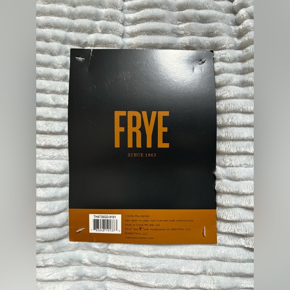 FRYE Corduroy Plush Blanket Throw -Powder Blue/Cream -TH4738GD-9101 -50" x 60" - Picture 4 of 10